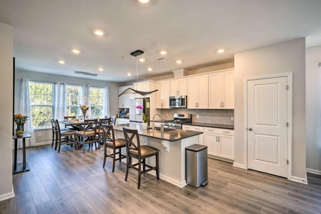 The Villas Buckingham 10 Mins To Rdu Airport Duke Downtown Durham Exterior foto