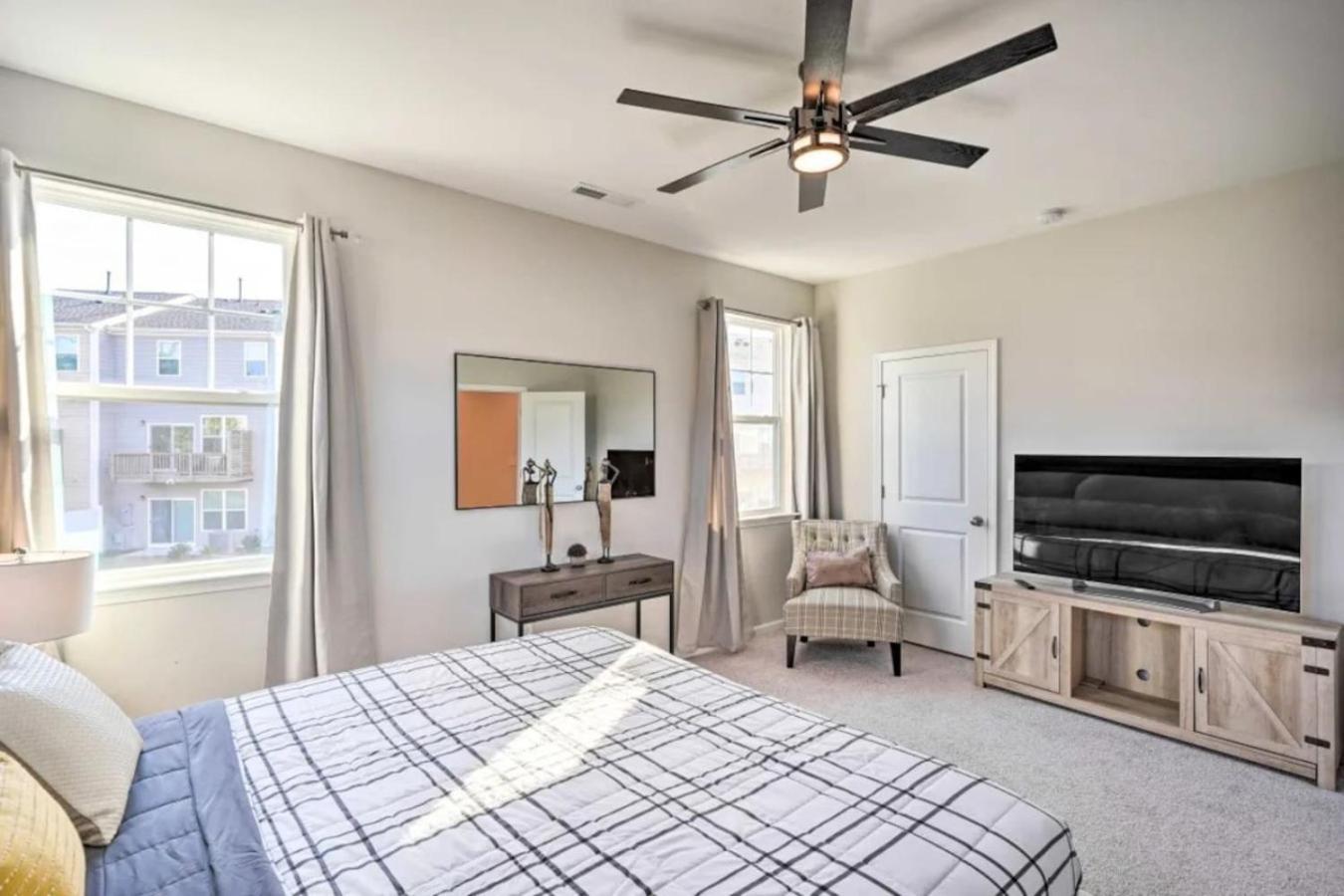 The Villas Buckingham 10 Mins To Rdu Airport Duke Downtown Durham Exterior foto